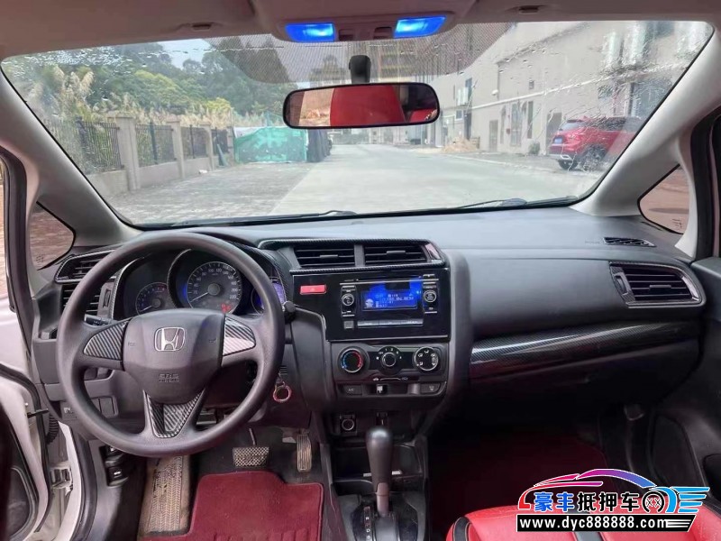 17年本田飞度轿车抵押车出售