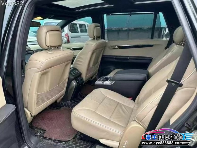 16年奔驰R轿车抵押车出售