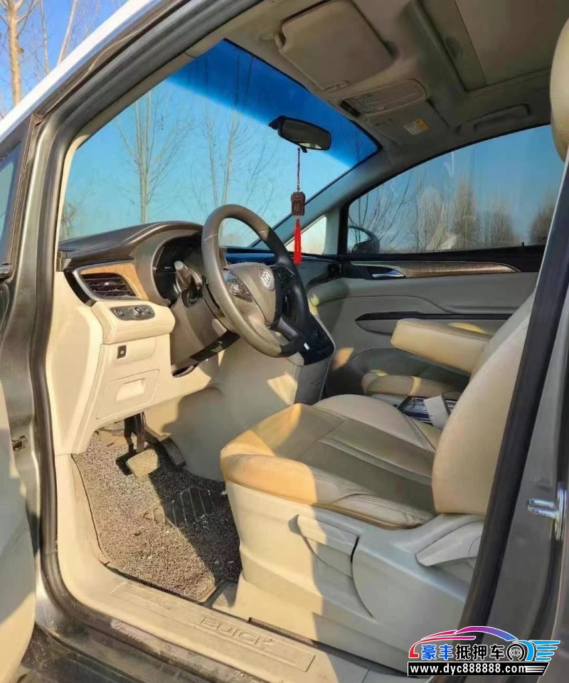 17年别克GL8轿车抵押车出售