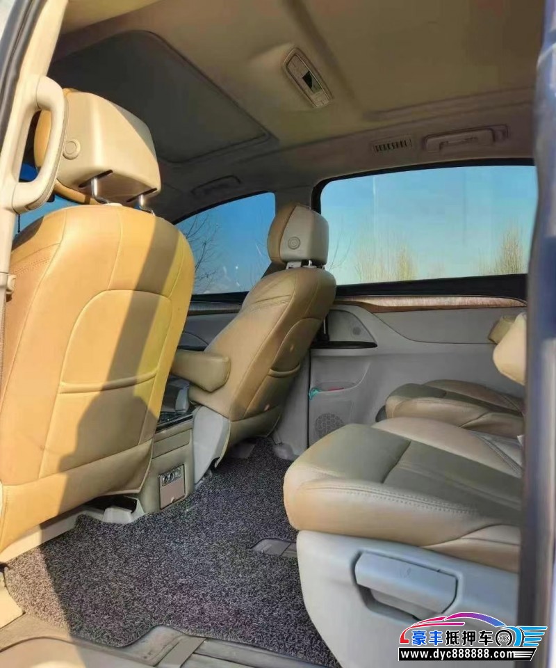 17年别克GL8轿车抵押车出售