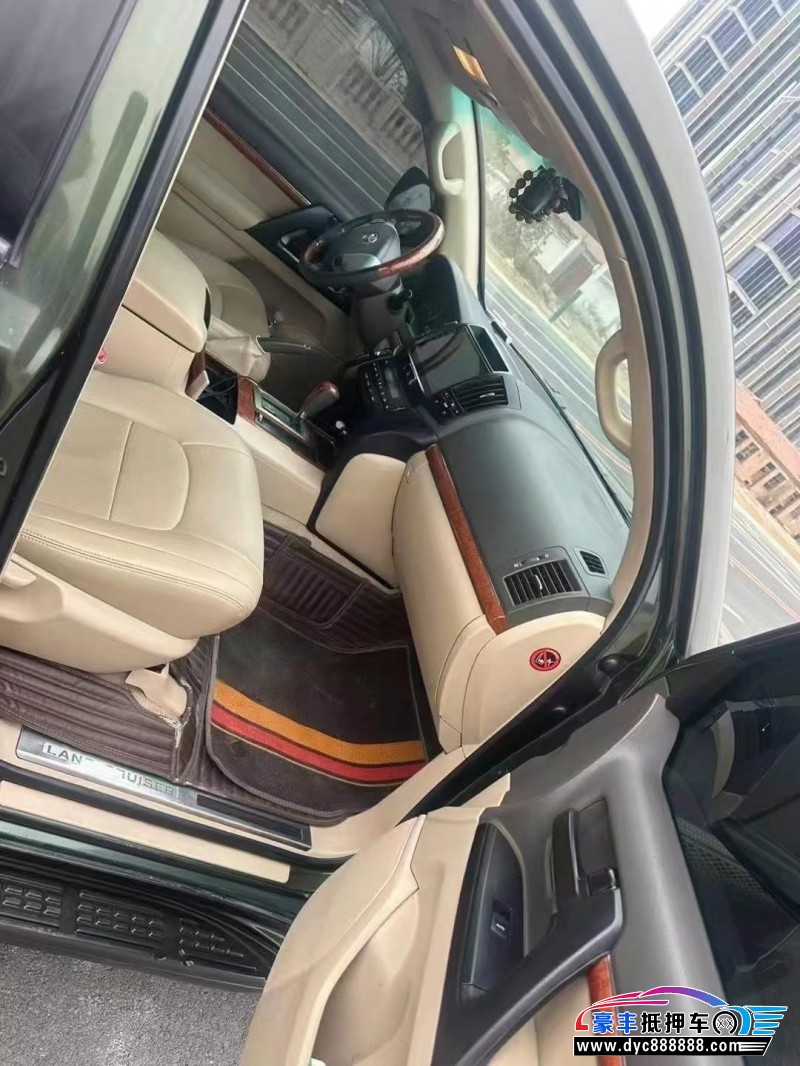 13年丰田兰德酷路泽（陆巡）轿车抵押车出售