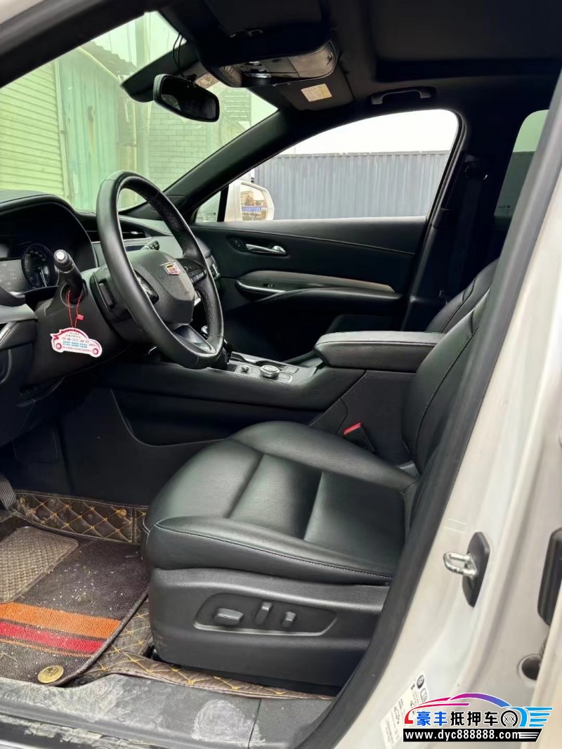 21年凯迪拉克XT4轿车抵押车出售