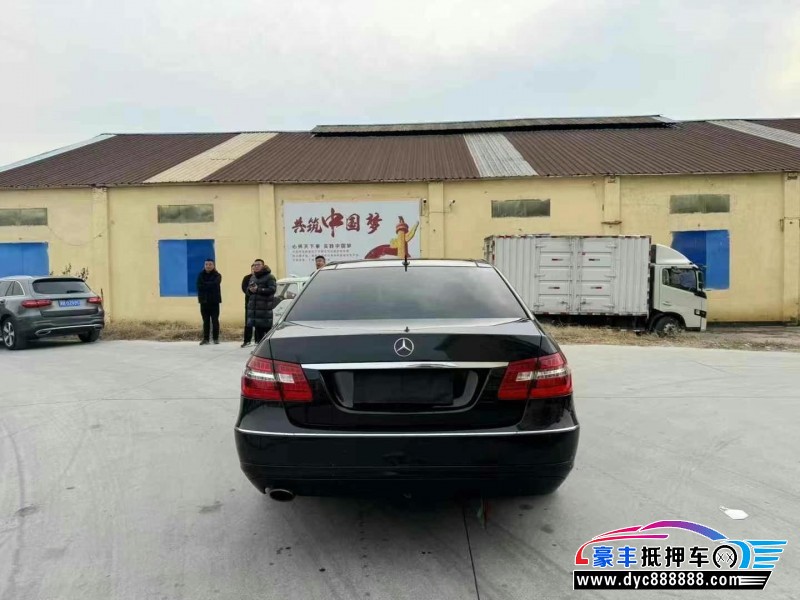 13年奔驰E轿车抵押车出售