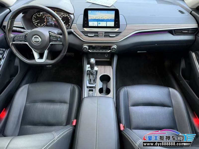 22年日产天籁轿车抵押车出售