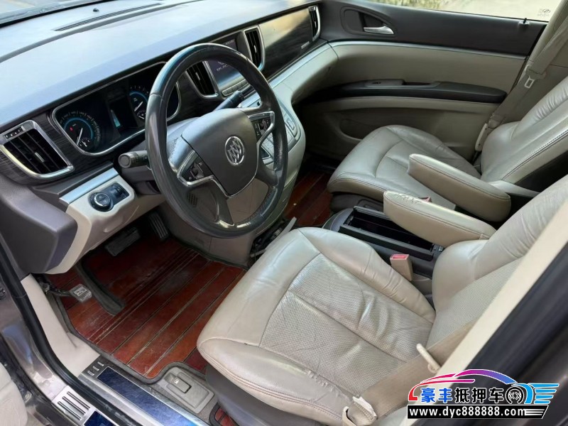 12年别克GL8轿车抵押车出售