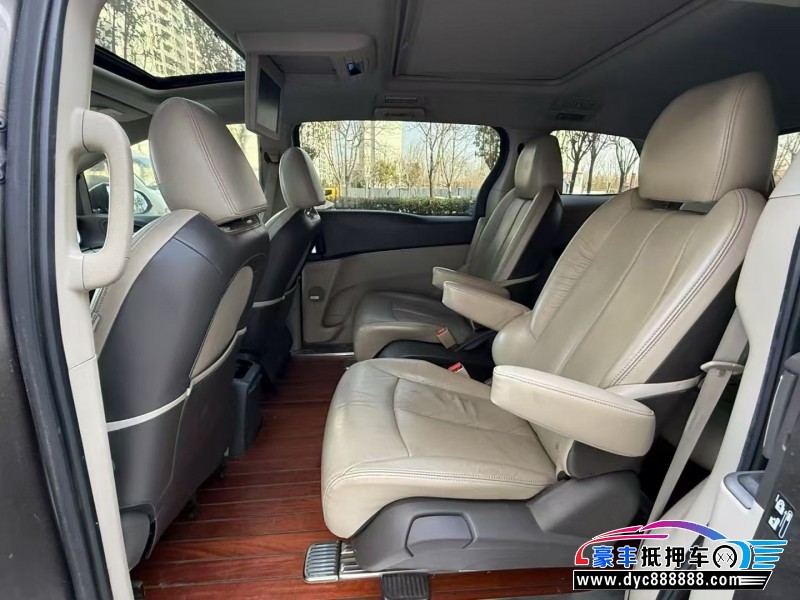 12年别克GL8轿车抵押车出售