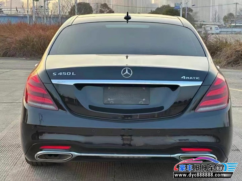 19年奔驰S级轿车抵押车出售