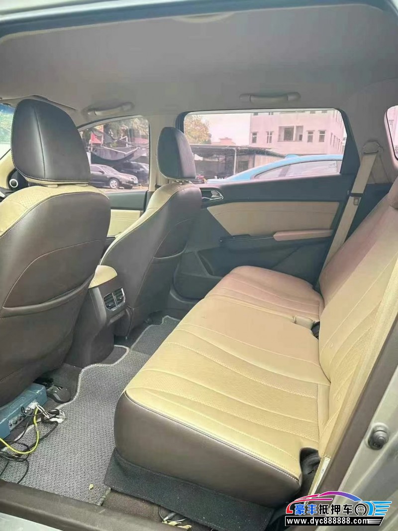 18年宝骏310轿车抵押车出售