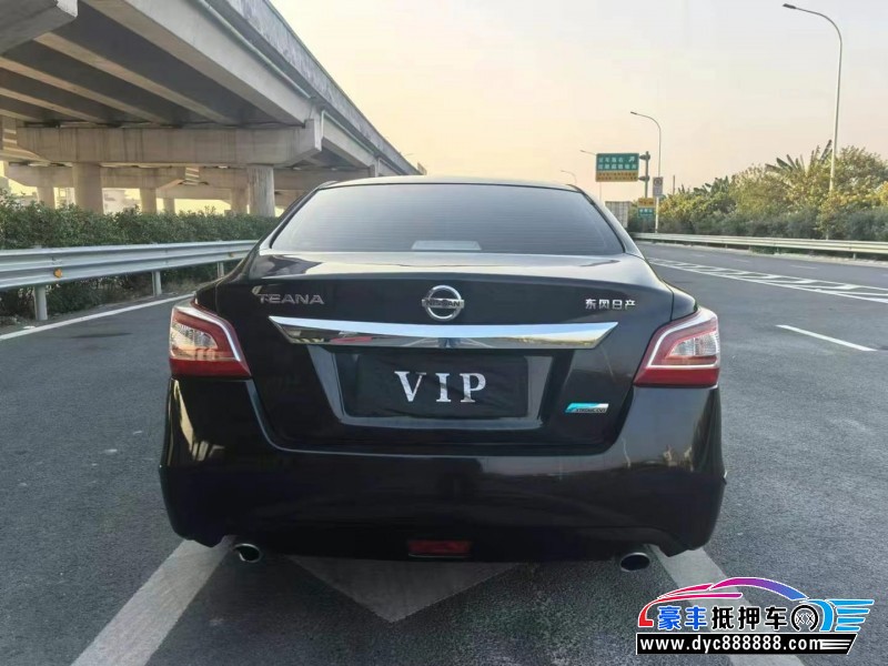 14年日产天籁轿车抵押车出售