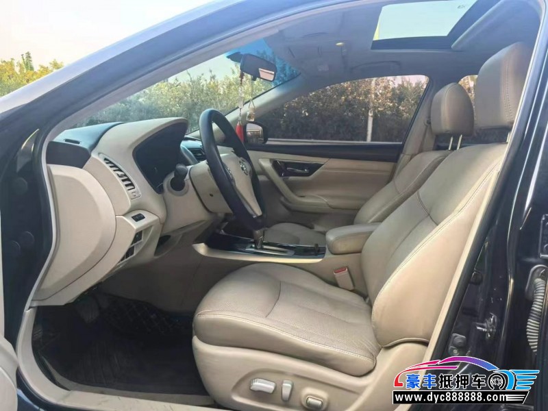 14年日产天籁轿车抵押车出售