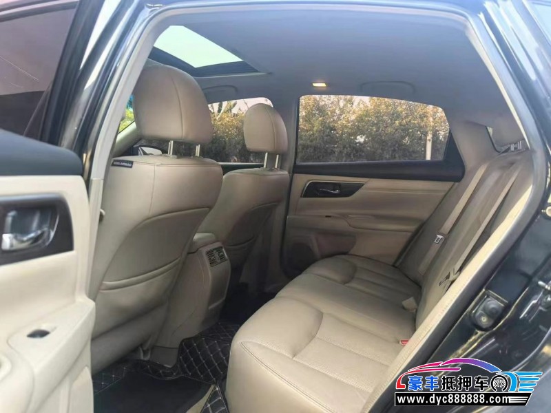 14年日产天籁轿车抵押车出售