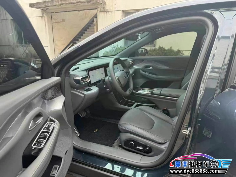 23年极狐阿尔法S轿车抵押车出售