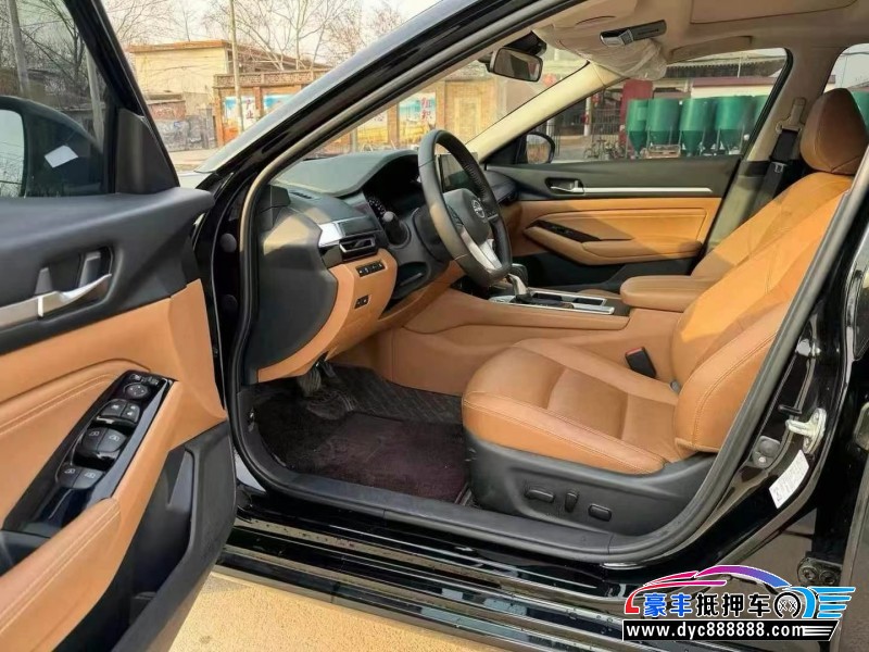 24年日产天籁轿车抵押车出售