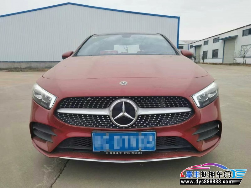 22年奔驰A轿车抵押车出售