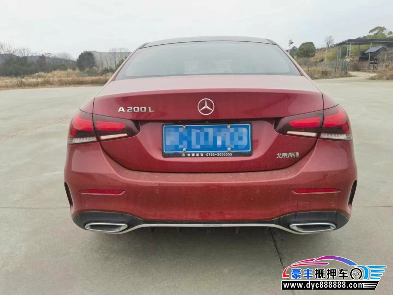 22年奔驰A轿车抵押车出售