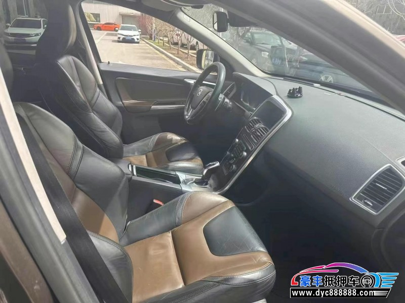 14年沃尔沃XC60轿车抵押车出售