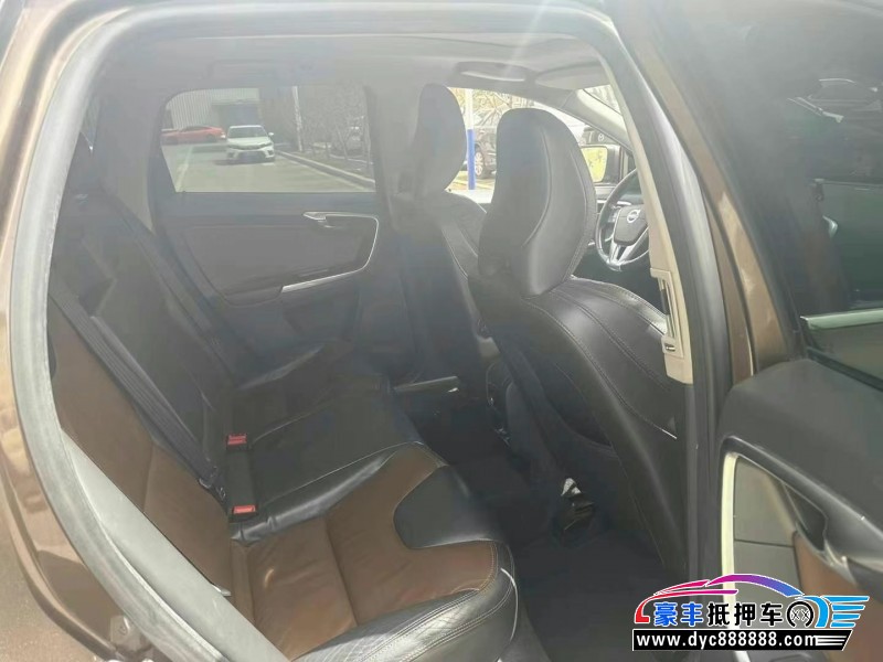 14年沃尔沃XC60轿车抵押车出售