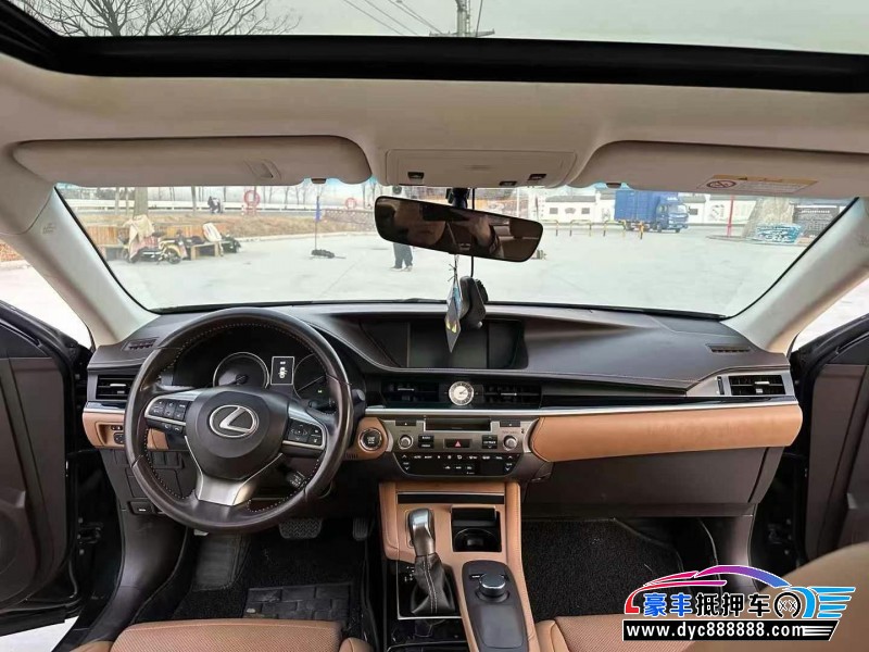 18年雷克萨斯ES轿车抵押车出售