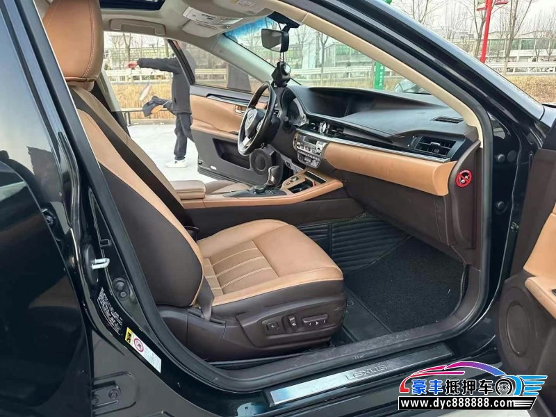 18年雷克萨斯ES轿车抵押车出售