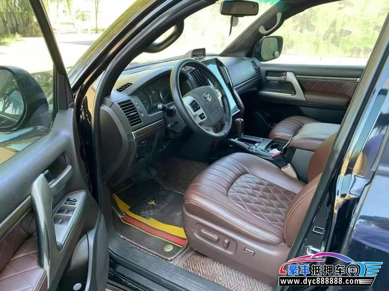 11年丰田兰德酷路泽（陆巡）轿车抵押车出售