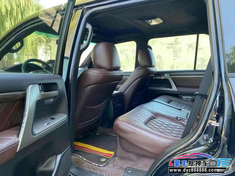 11年丰田兰德酷路泽（陆巡）轿车抵押车出售