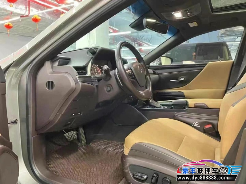 21年雷克萨斯ES轿车抵押车出售
