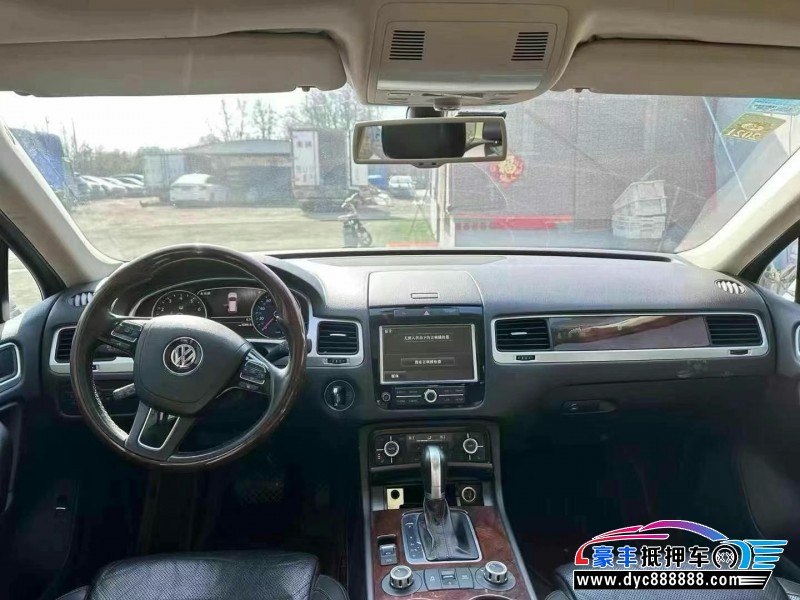 15年大众途锐轿车抵押车出售