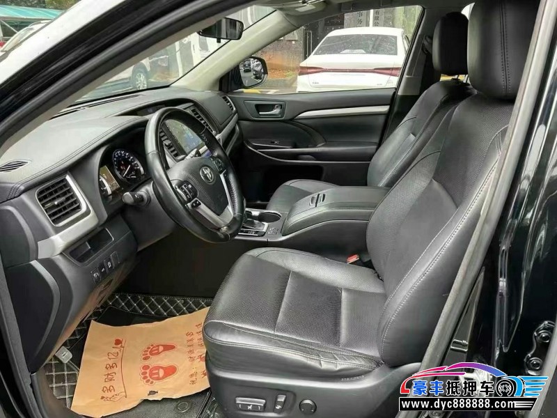 17年丰田汉兰达轿车抵押车出售