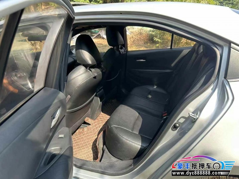 20年丰田雷凌轿车抵押车出售