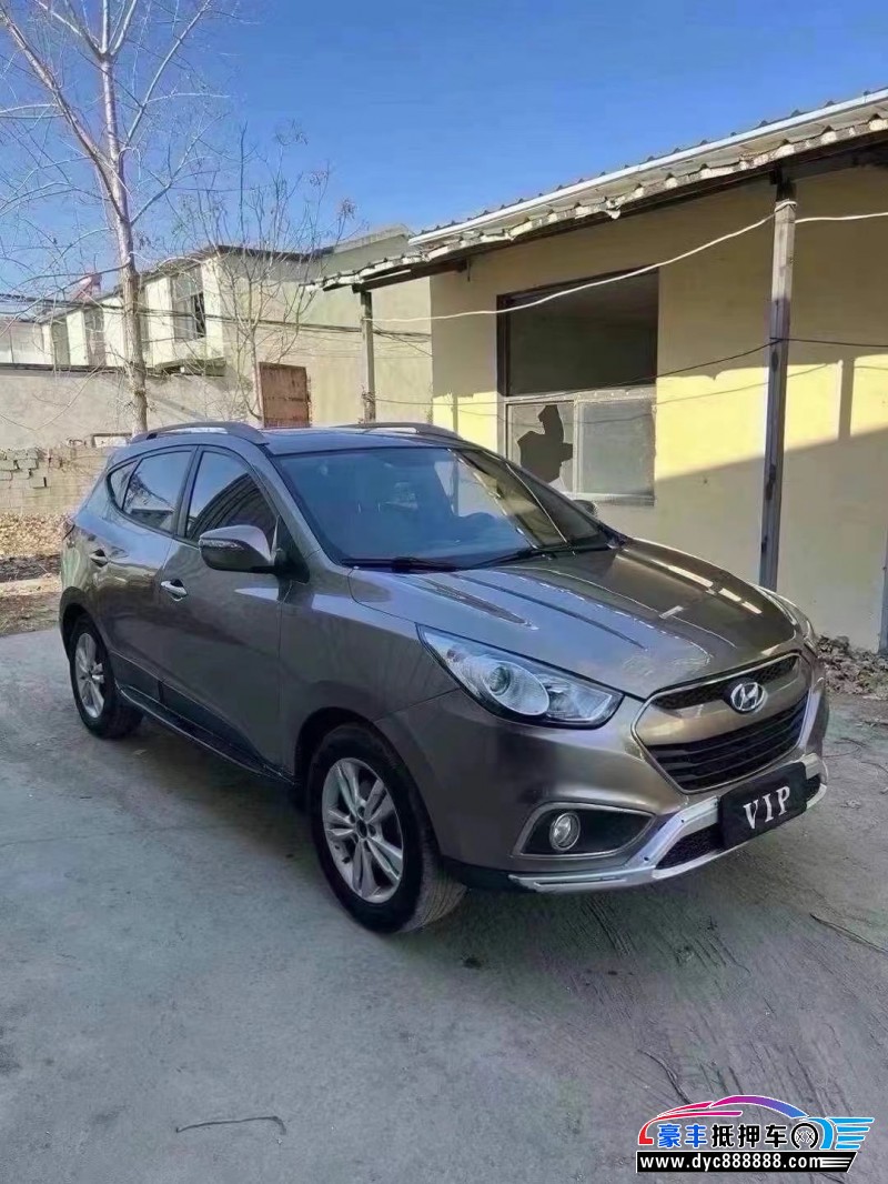 13年现代ix35轿车抵押车出售