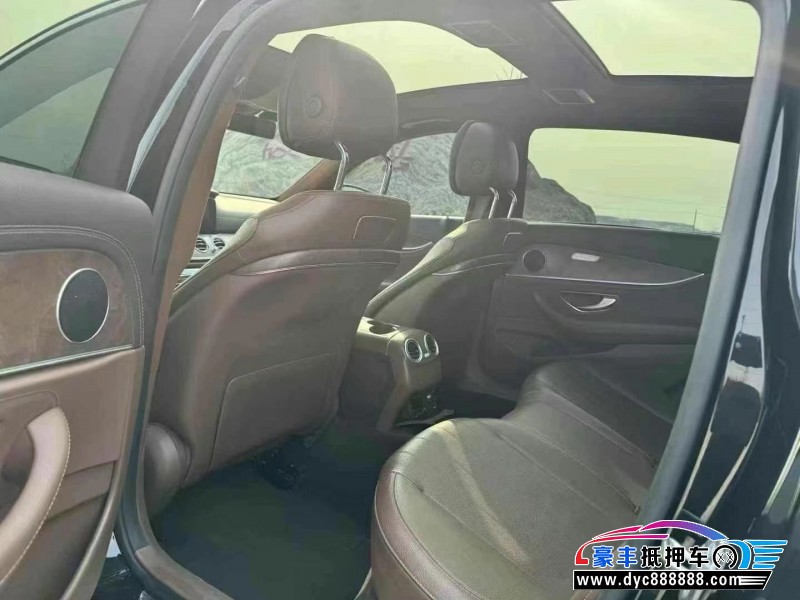 17年奔驰E轿车抵押车出售