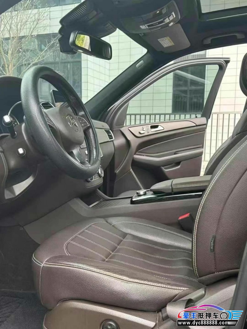 19年奔驰GLE轿车抵押车出售