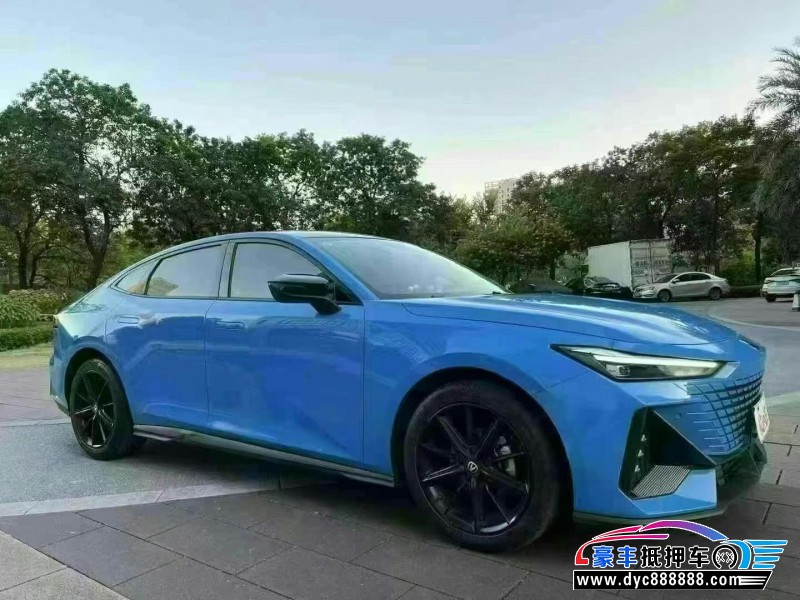 22年长安长安UNI轿车抵押车出售