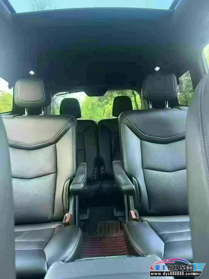 22年凯迪拉克xt6轿车抵押车出售