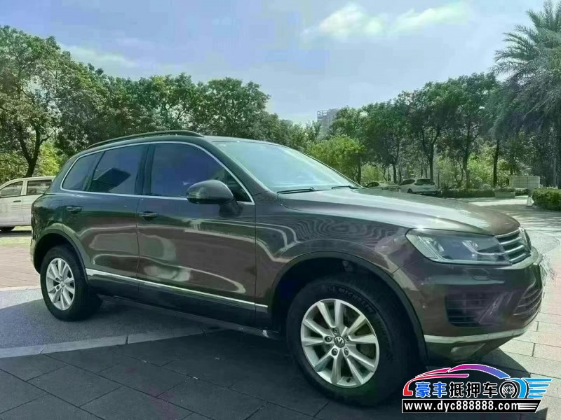 17年大众途锐轿车抵押车出售