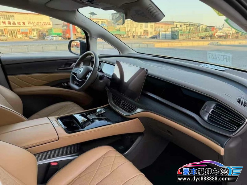 24年腾势D9轿车抵押车出售