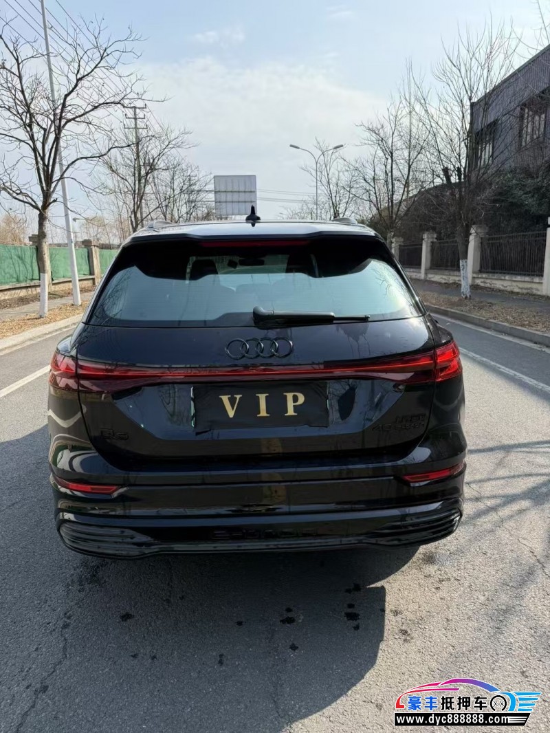 24年奥迪Q5轿车抵押车出售