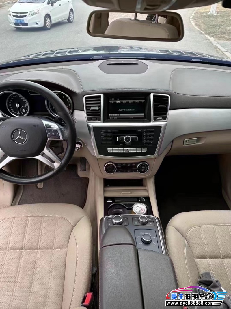 16年奔驰GL轿车抵押车出售