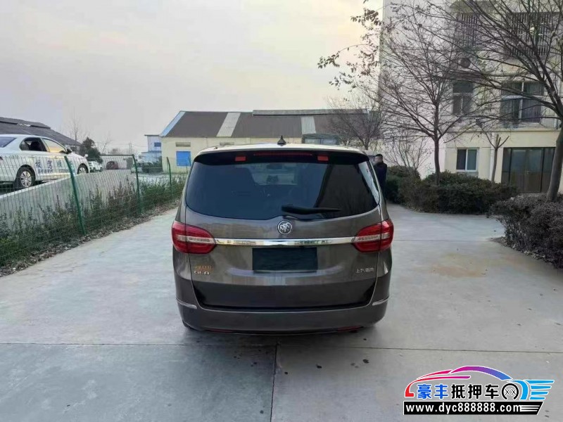 17年别克GL8轿车抵押车出售