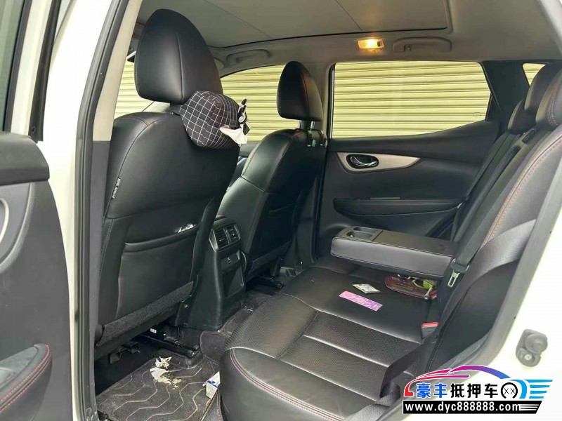 21年日产逍客轿车抵押车出售