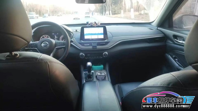 22年日产天籁轿车抵押车出售