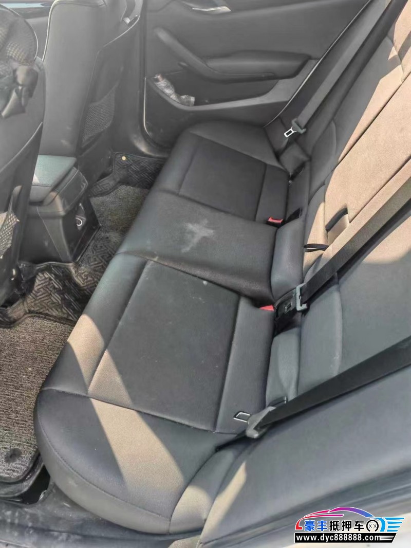 16年宝马X1轿车抵押车出售