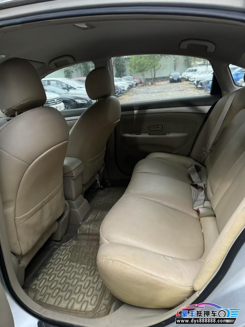 14年日产轩逸轿车抵押车出售