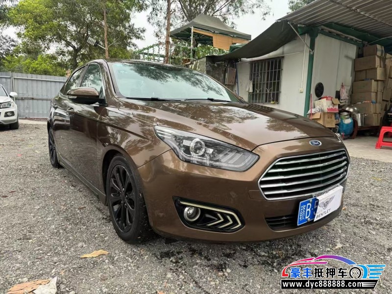 17年福特福睿斯轿车抵押车出售