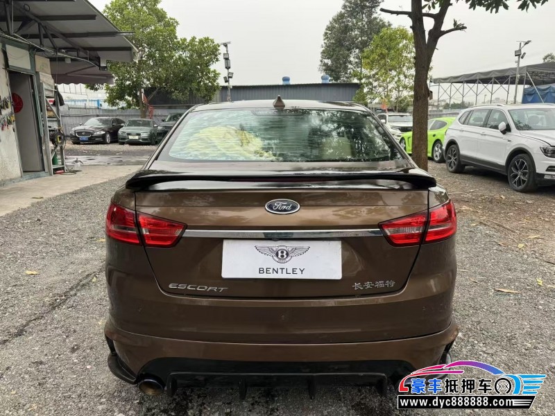 17年福特福睿斯轿车抵押车出售