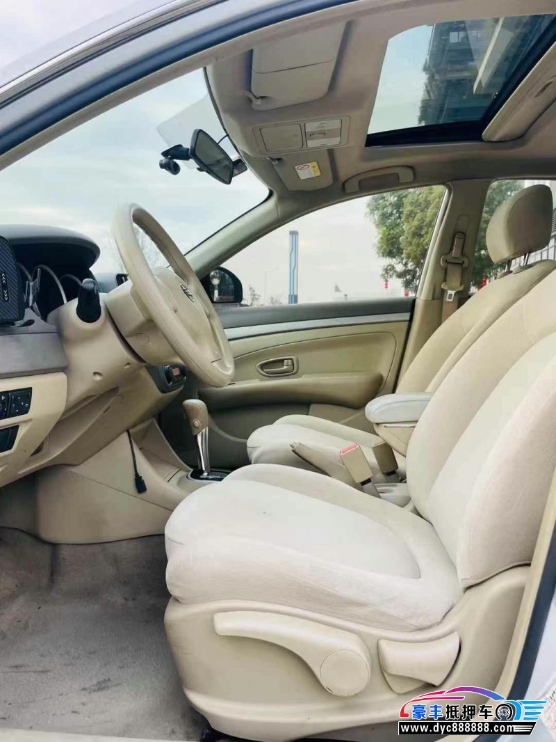 18年日产轩逸轿车抵押车出售