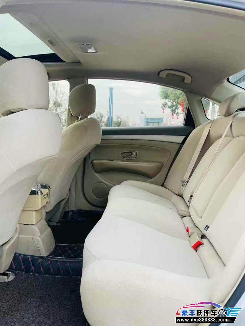 18年日产轩逸轿车抵押车出售