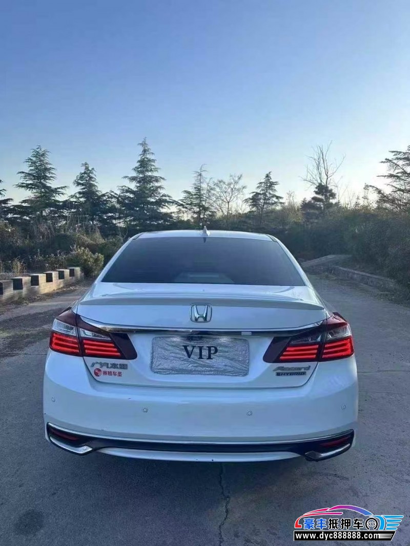 18年本田雅阁轿车抵押车出售