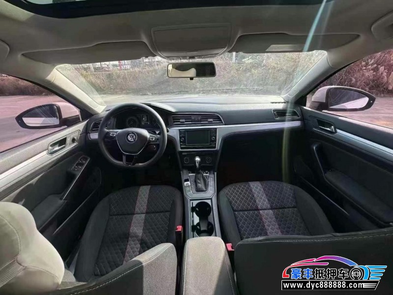 20年大众凌渡轿车抵押车出售