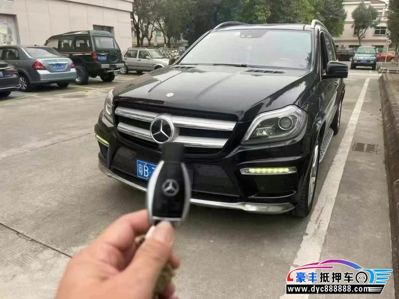 17年奔驰GL轿车抵押车出售